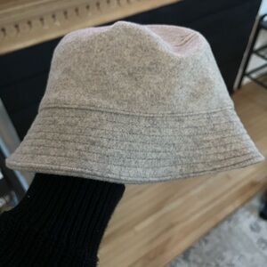 Steve Madden Light Gray Bucket Hat
